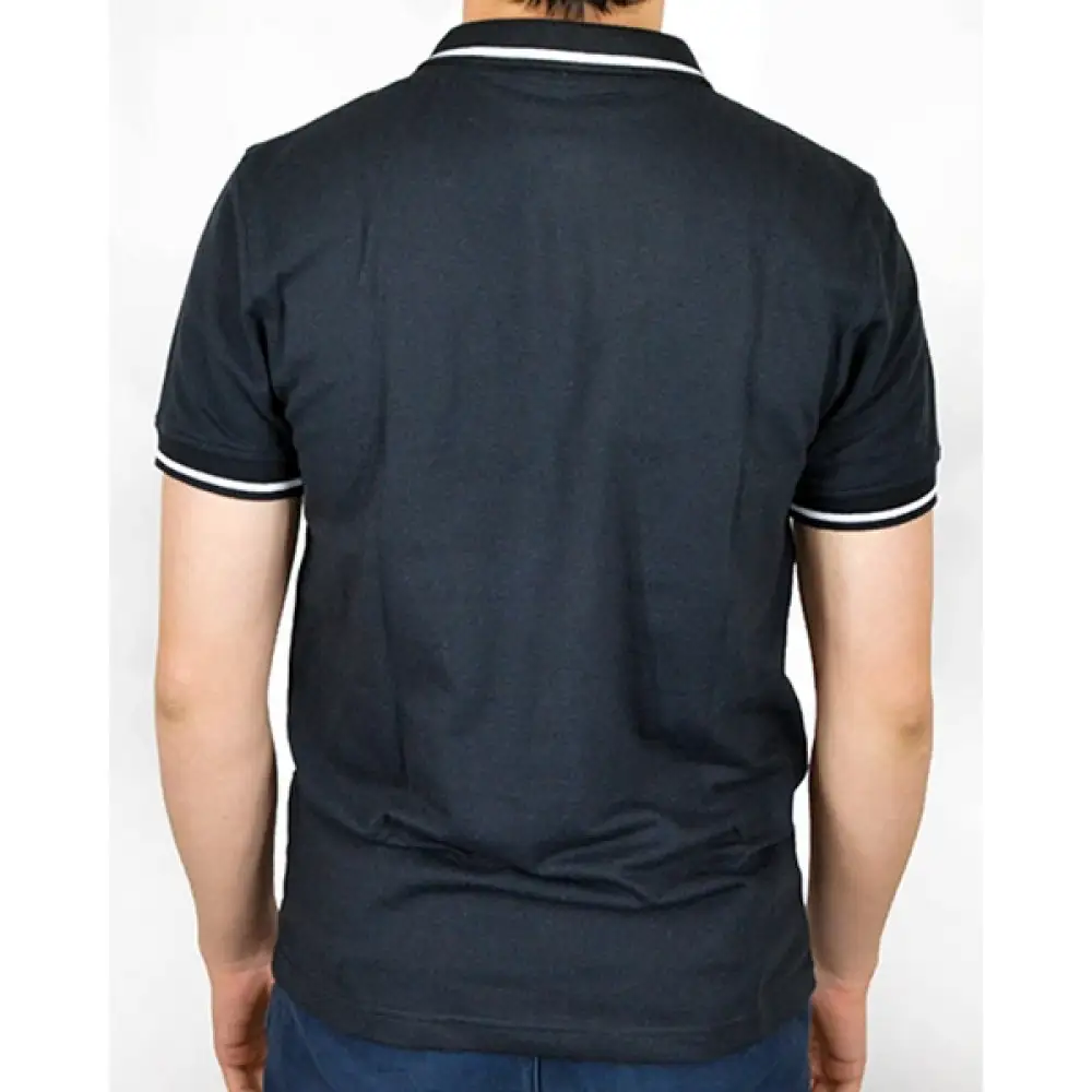 Qora erkak va sargish Qora erkak va sargish