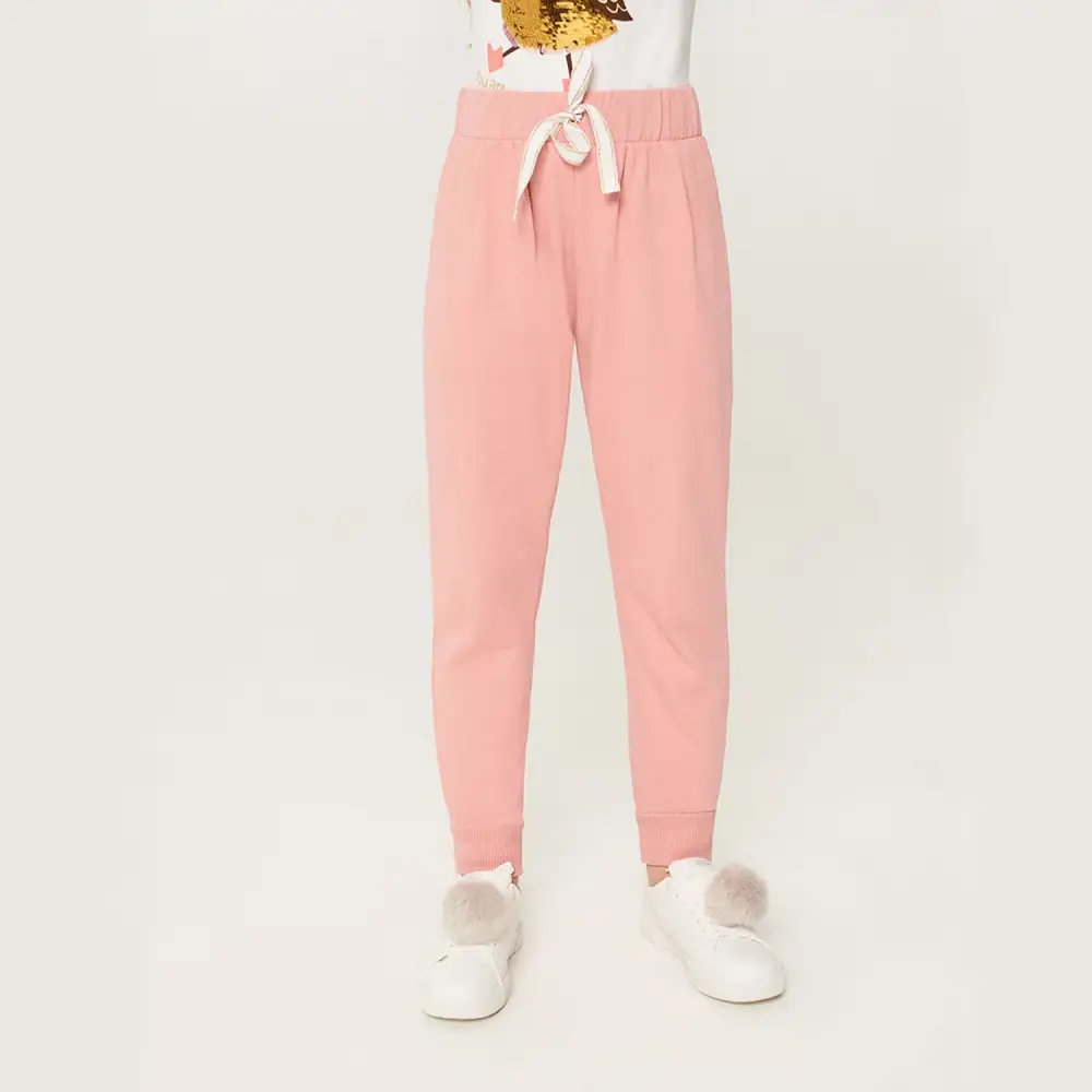 Seks mashinasi xotini Onam oglini yuvadi va xorozini soradi (rus pornosi)