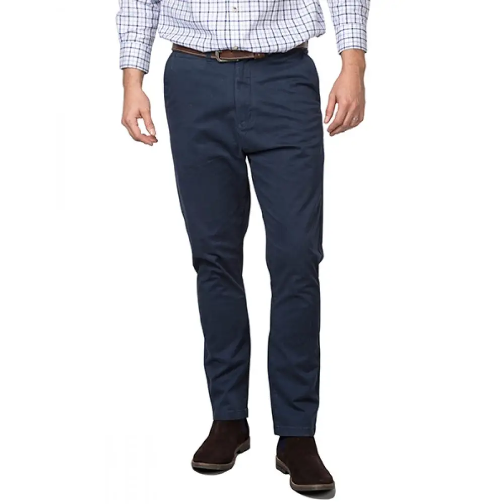 Ayol va ulkan dildo surati