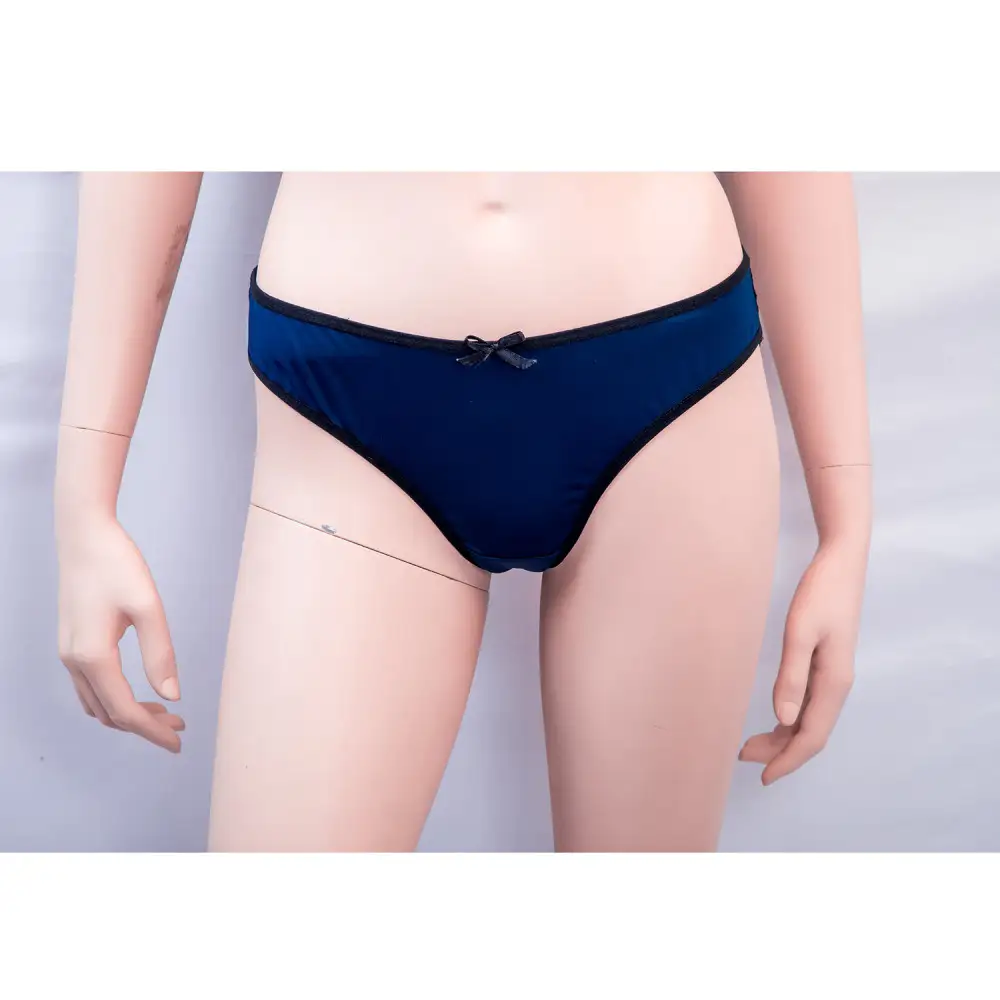 Qoriqchi bilan jinsiy aloqa qilish videosini tomosha qiling.